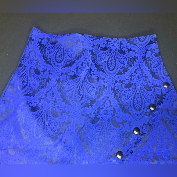 Phaze Skirt - Picture 2 of 3